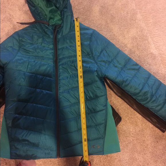 Awesome Oakley teal and aqua blue women's puffer coat, sz XL - Picture 7 of 7